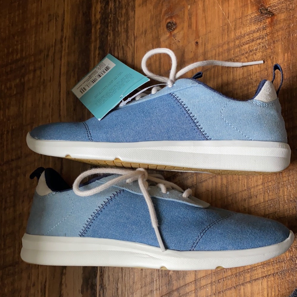 NWT Toms Sneakers